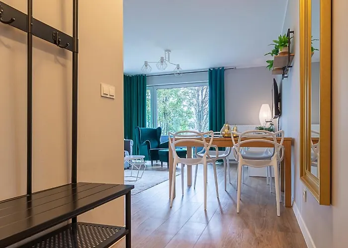 Rentplanet - Izerska Apartment